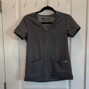 FIGS Women's Casma Three-Pocket Scrub Top Size XXS In Graphite